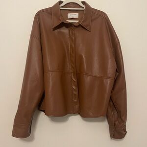 Aritzia Babaton
PELLI HIP SHIRT JACKET
Item no: 92189